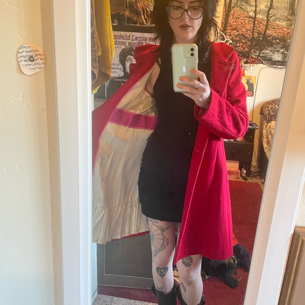 Red vintage J.Crew pea coat. Size 6. 34” long, shldr2shldr 14”, sleeves are 24”.